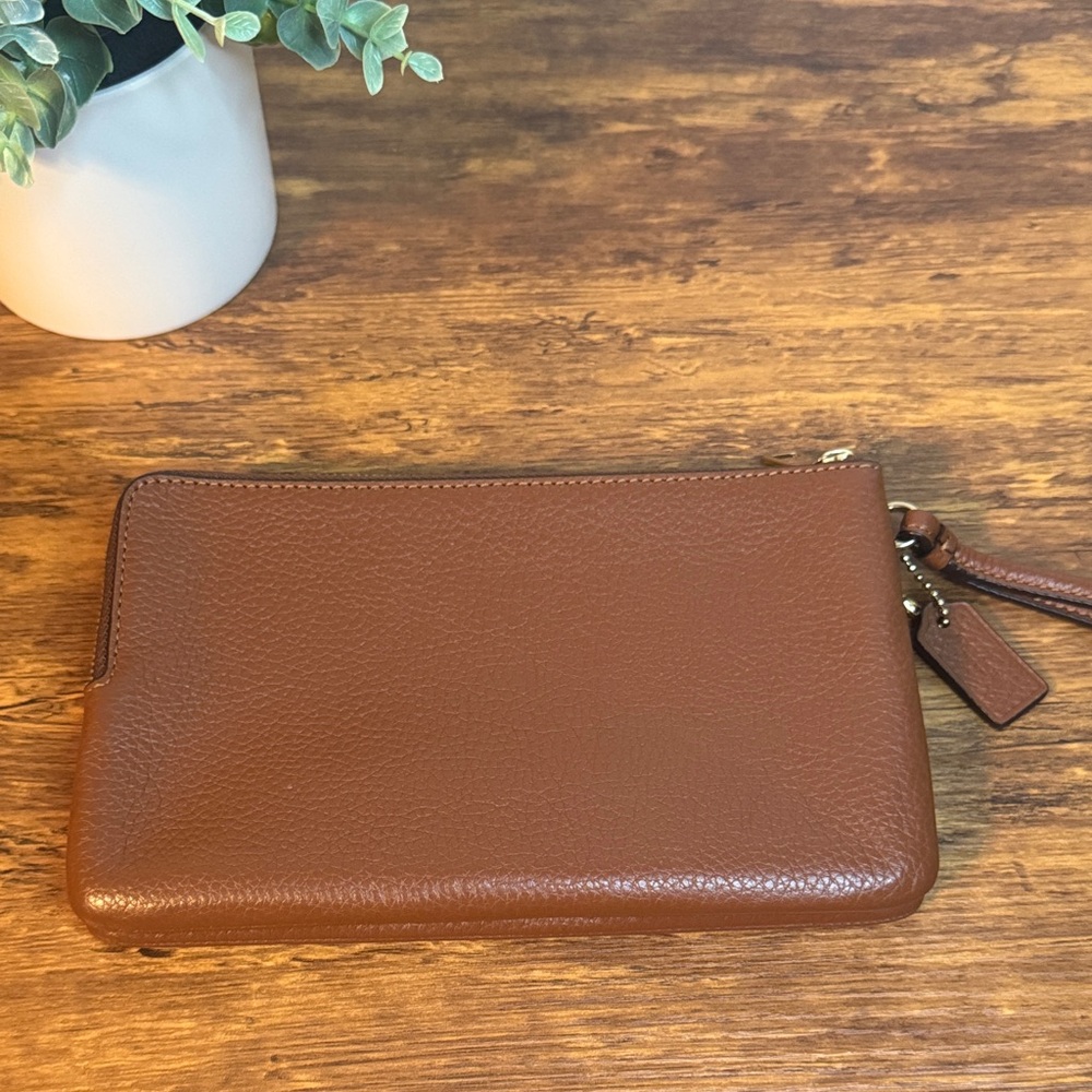 Coach Brown Pebbled Leather Double Zipper Closure Credit Card Wristlet - Wallet - Picture 6 of 8